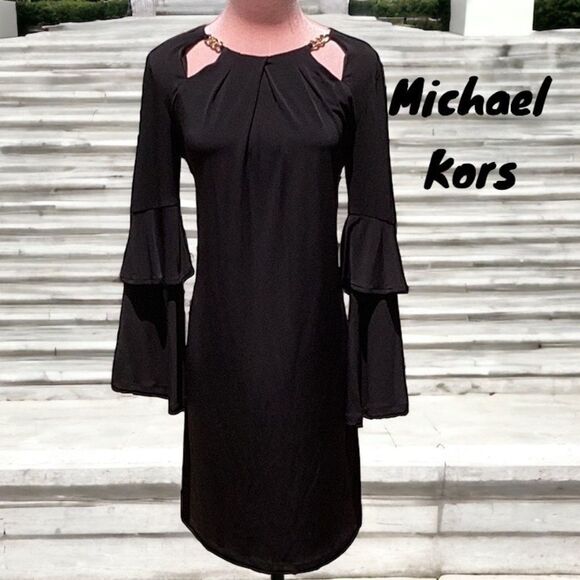 MICHAEL KORS NWT XS BLACK SHIFT DRESS DOUBLE BELL SLEEVES CHAIN DETAIL - Picture 1 of 13